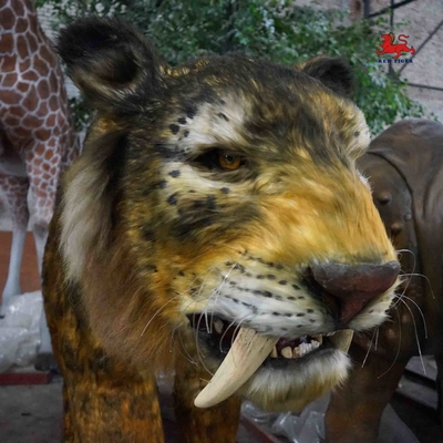 Ukuran Penuh Animatronic Sabre Toothed Cat Weatherproof Untuk Theme Park