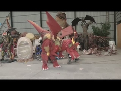 Kostum naga terbang merah